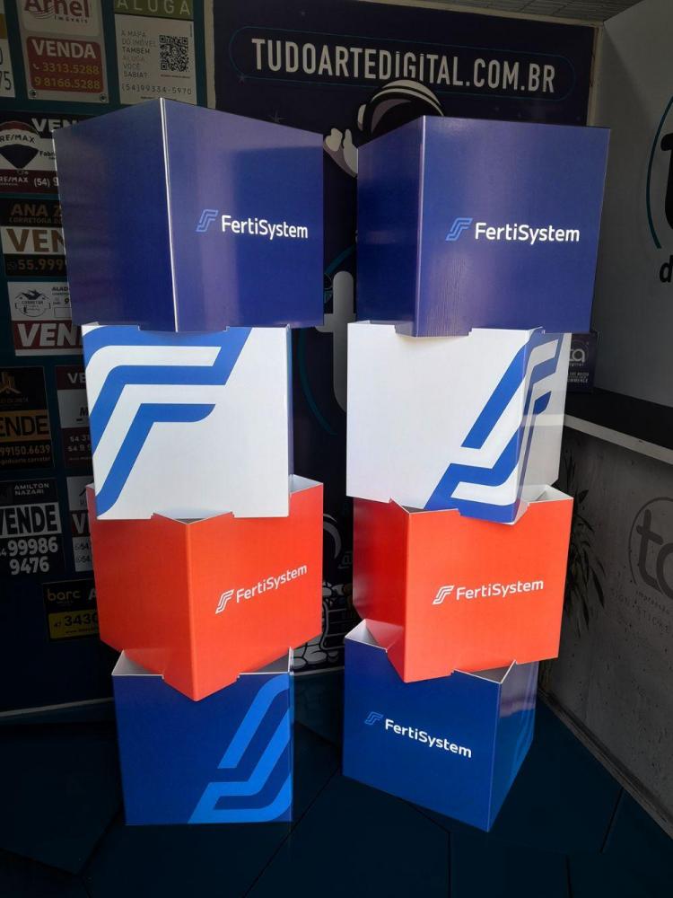Totem Display Cubo