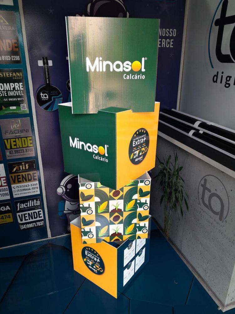 Totem Display Cubo