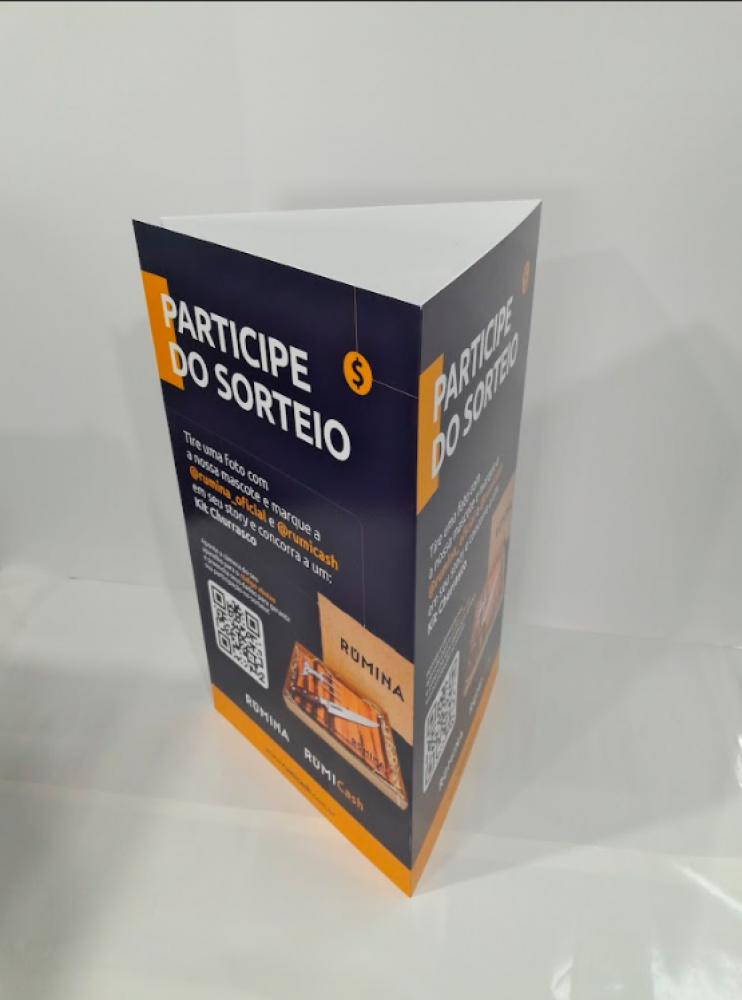 Totem Display Triedro